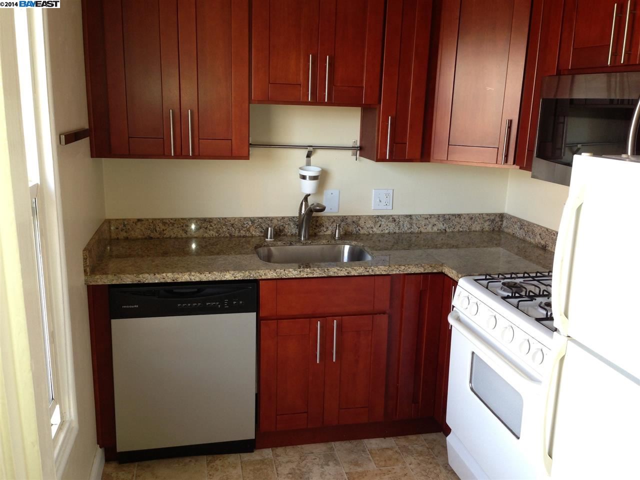 2307 8TH ST, BERKELEY, California 94710-2310, ,Comm Ri Multi-units 5+,For Sale,8TH ST,40663199