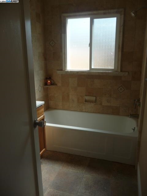2307 8TH ST, BERKELEY, California 94710-2310, ,Comm Ri Multi-units 5+,For Sale,8TH ST,40663199