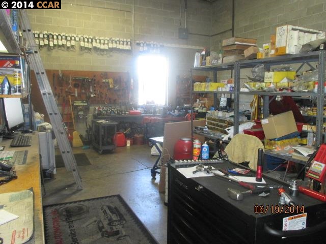 411 18th St, ANTIOCH, California 94509, ,Comm Industrial For Lease,For Rent,18th St,40939213