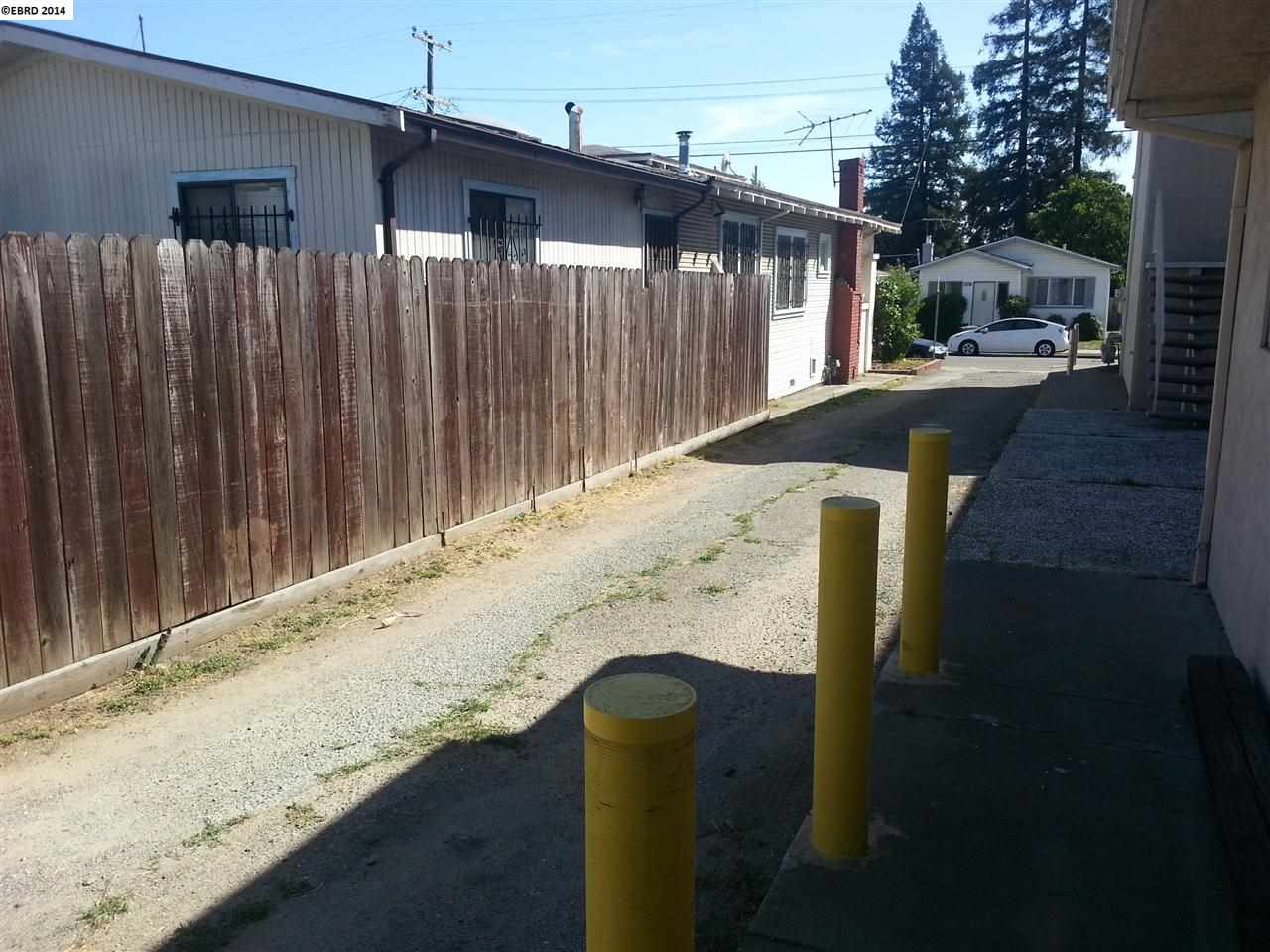 3835 MacArthur Blvd, OAKLAND, California 94619, ,Comm Ri Multi-units 5+,For Sale,MacArthur Blvd,40664103