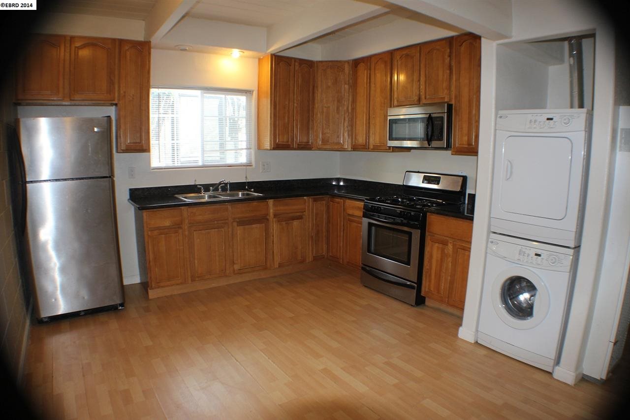 7867 Bancroft Ave, OAKLAND, California 94605, ,Comm Ri Multi-units 5+,For Sale,Bancroft Ave,40665802