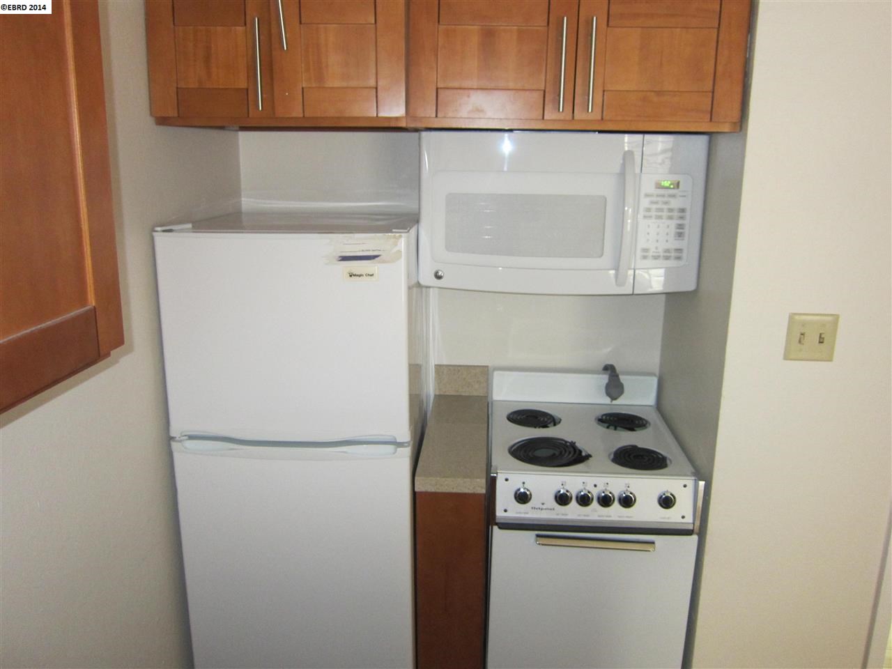 323 ALCATRAZ AVE, OAKLAND, California 94618-1303, ,Comm Ri Multi-units 5+,For Sale,ALCATRAZ AVE,40667835