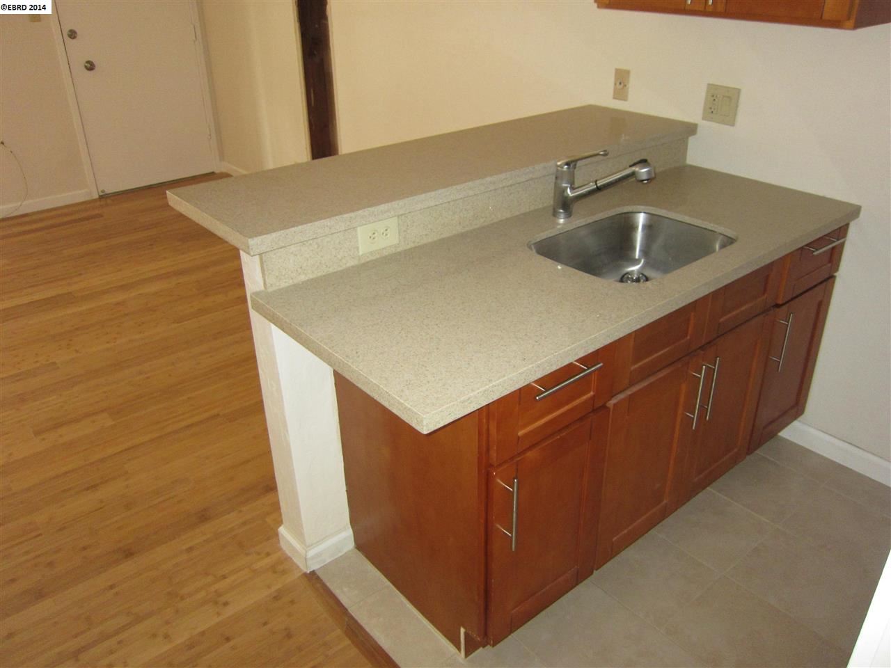 323 ALCATRAZ AVE, OAKLAND, California 94618-1303, ,Comm Ri Multi-units 5+,For Sale,ALCATRAZ AVE,40667835