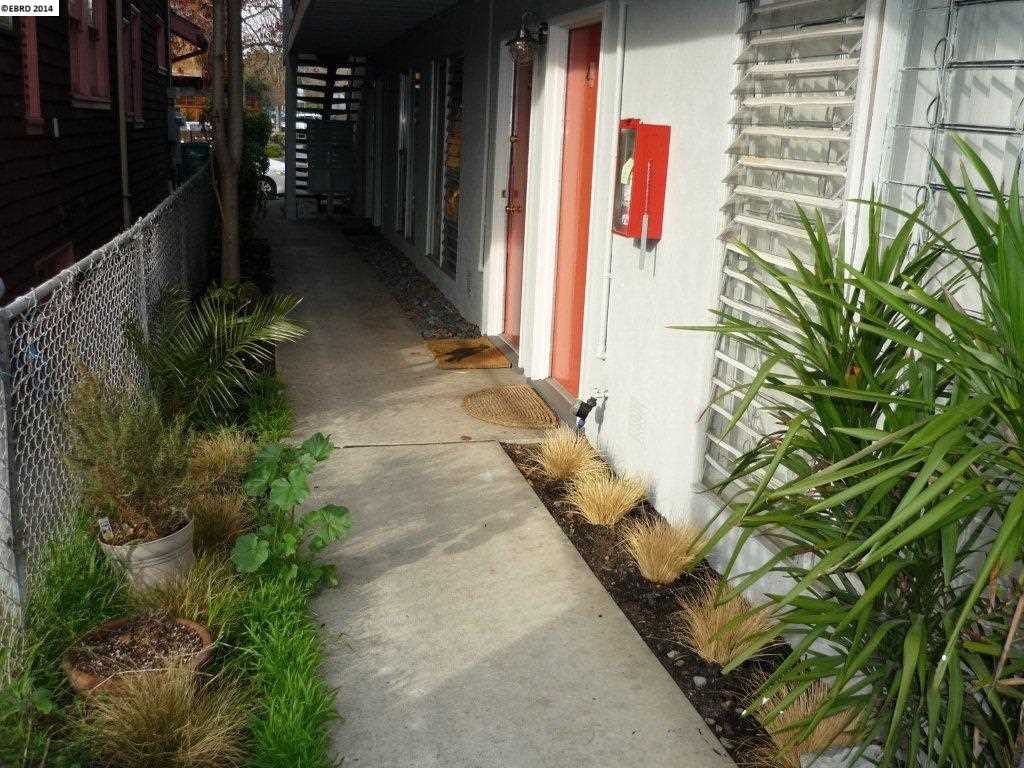 323 ALCATRAZ AVE, OAKLAND, California 94618-1303, ,Comm Ri Multi-units 5+,For Sale,ALCATRAZ AVE,40667835