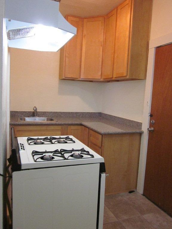 79 10TH ST, OAKLAND, California 94607-4801, ,Comm Ri Multi-units 5+,For Sale,10TH ST,40668563