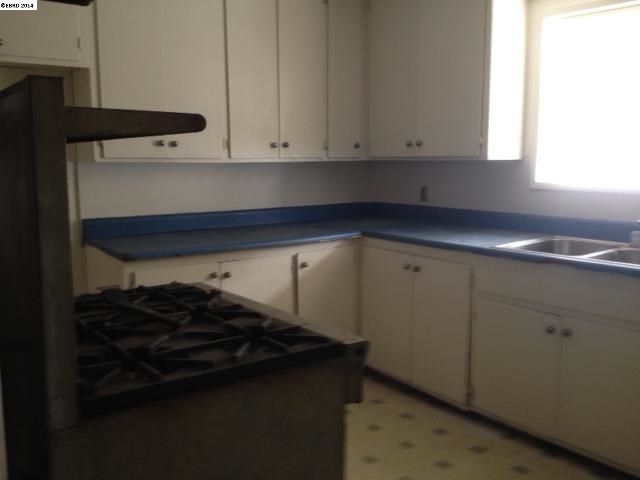 1725 13th Avenue, OAKLAND, California 94606-3914, ,Comm Ri Multi-units 5+,For Sale,13th Avenue,40672414