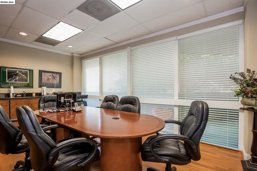 11 Embarcadero West #220, OAKLAND, California 94607, ,Comm Industrial For Lease,For Rent,Embarcadero West #220,40939633