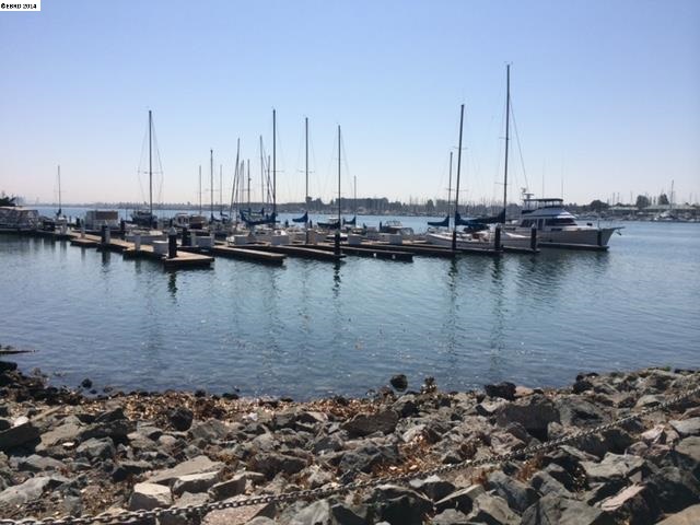 11 Embarcadero West #220, OAKLAND, California 94607, ,Comm Industrial For Lease,For Rent,Embarcadero West #220,40939633