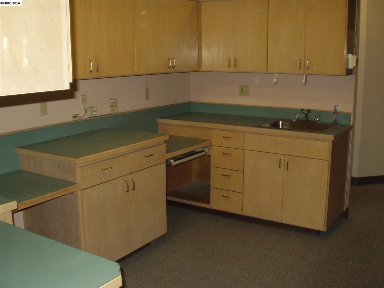 1660-A SAN PABLO AVE, PINOLE, California 94564-2077, ,Comm Industrial For Lease,For Rent,SAN PABLO AVE,40939753