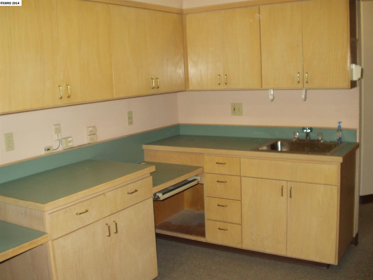 1660-A SAN PABLO AVE, PINOLE, California 94564-2077, ,Comm Industrial For Lease,For Rent,SAN PABLO AVE,40939753