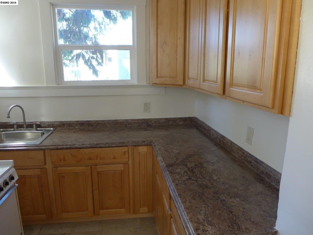 546 Merrimac Street, OAKLAND, California 94612-1791, ,Comm Ri Multi-units 5+,For Sale,Merrimac Street,40681144
