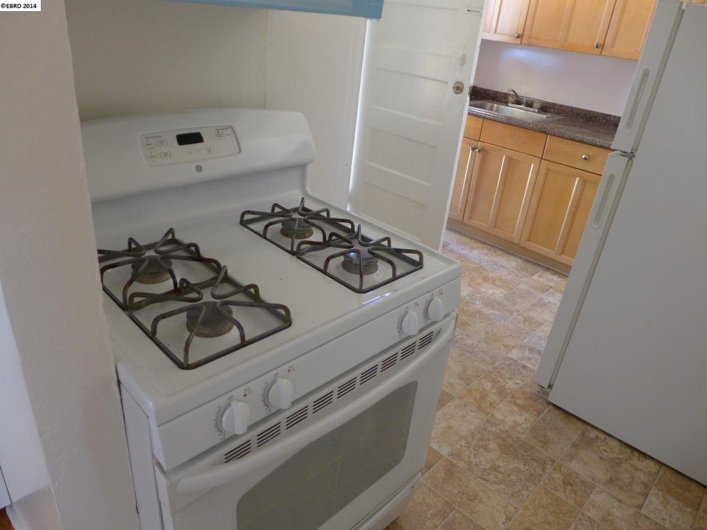 546 Merrimac Street, OAKLAND, California 94612-1791, ,Comm Ri Multi-units 5+,For Sale,Merrimac Street,40681144