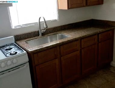 864 34th Street, OAKLAND, California 94608, ,Comm Ri Multi-units 5+,For Sale,34th Street,40684958