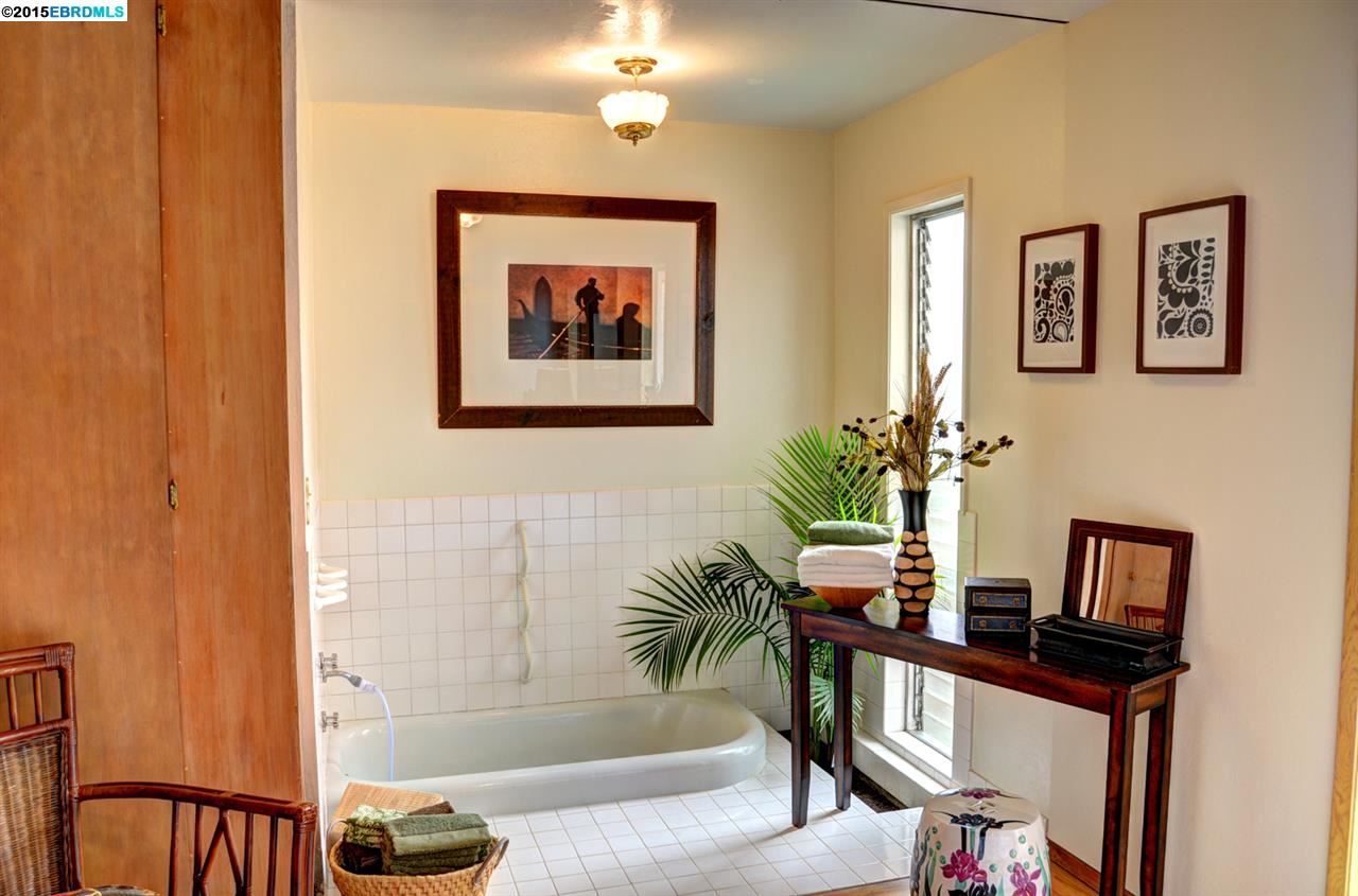986 Kains, ALBANY, California 94706-2052, ,Comm Ri Multi-units 5+,For Sale,Kains,40685310