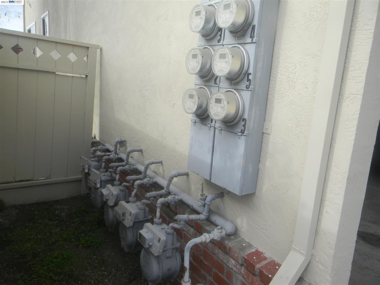 688 San Leandro Blvd, SAN LEANDRO, California 94577-1558, ,Comm Ri Multi-units 5+,For Sale,San Leandro Blvd,40685896
