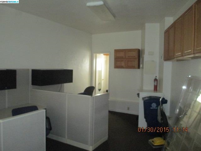 245 MacArthur Blvd, SAN LEANDRO, California 94577, ,Comm Industrial For Lease,For Rent,MacArthur Blvd,40939873