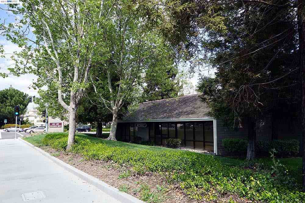 4471-B Stoneridge Dr., PLEASANTON, California 94588, ,Comm Industrial For Lease,For Rent,Stoneridge Dr.,40939888