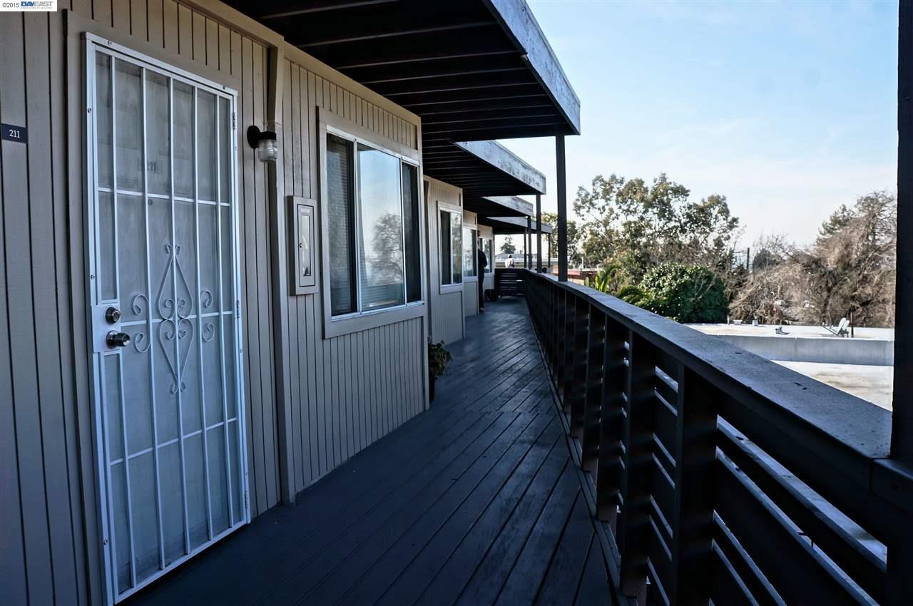 1810 25th Street, OAKLAND, California 94606, ,Comm Ri Multi-units 5+,For Sale,25th Street,40693263