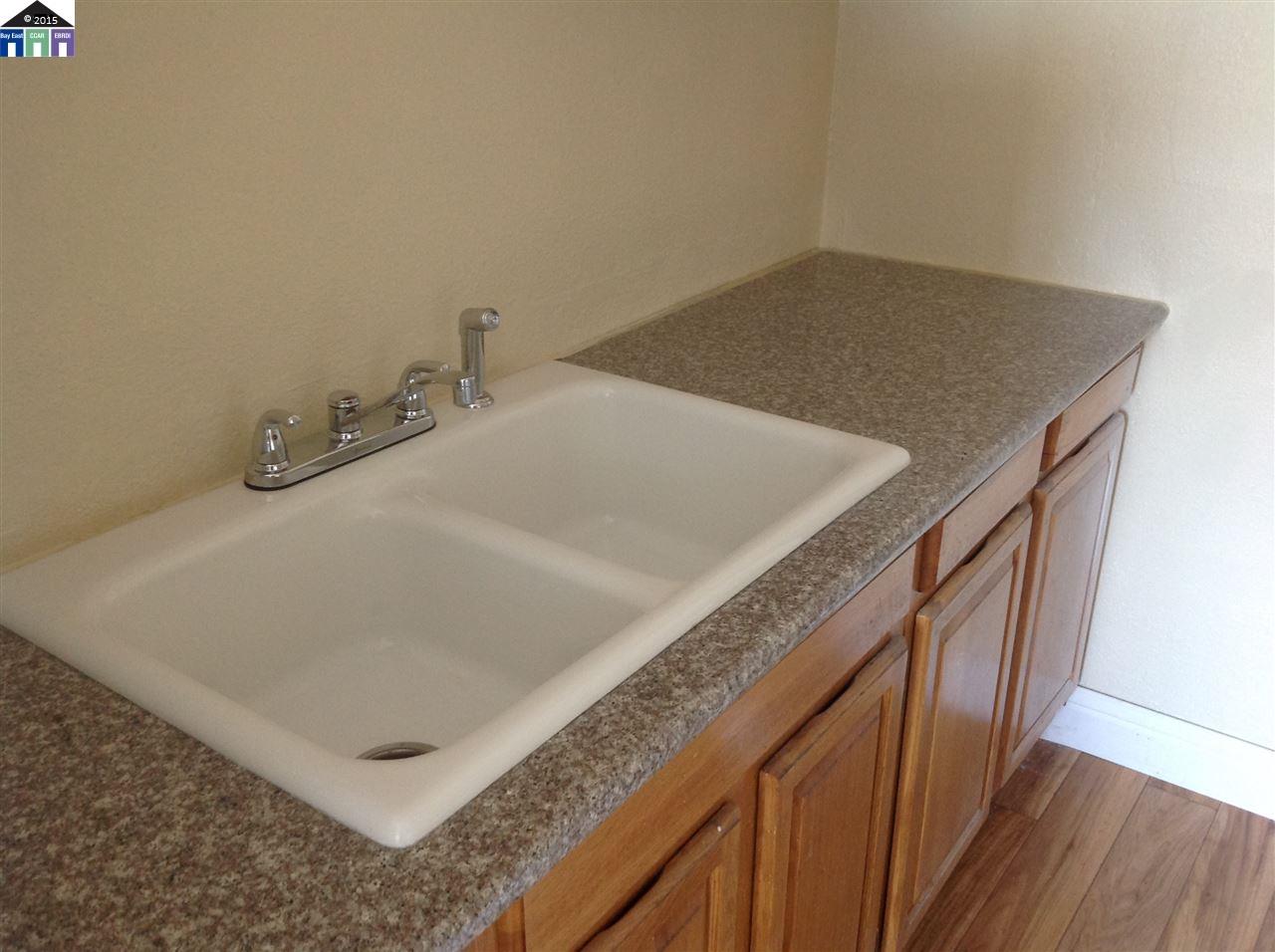 2600 International, OAKLAND, California 94601, ,Comm Ri Multi-units 5+,For Sale,International,40694326