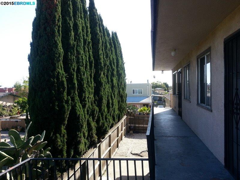 6125 Hayes Street, OAKLAND, California 94621, ,Comm Ri Multi-units 5+,For Sale,Hayes Street,40694957