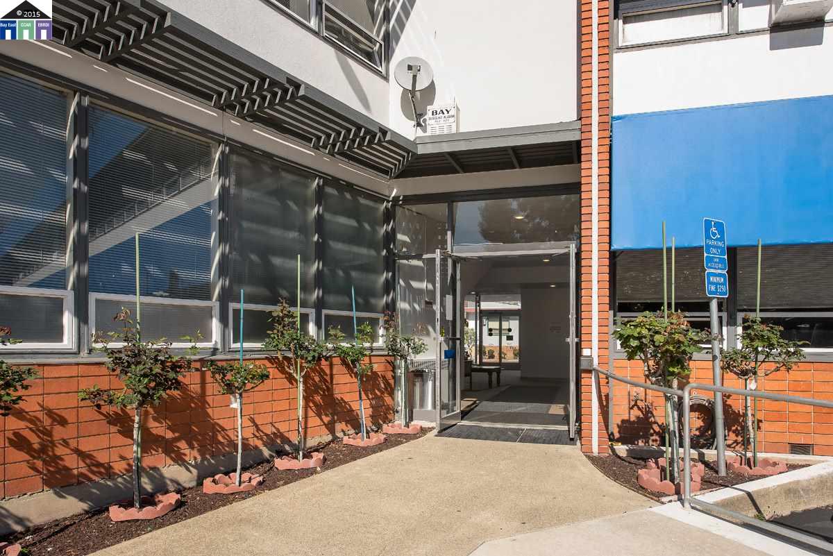 3031 tTelegraph, BERKELEY, California 94705, ,Comm Ri Multi-units 5+,For Sale,tTelegraph,40702154