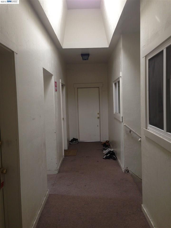 4546 International Blvd, OAKLAND, California 94601, ,Comm Ri Multi-units 5+,For Sale,International Blvd,40702343