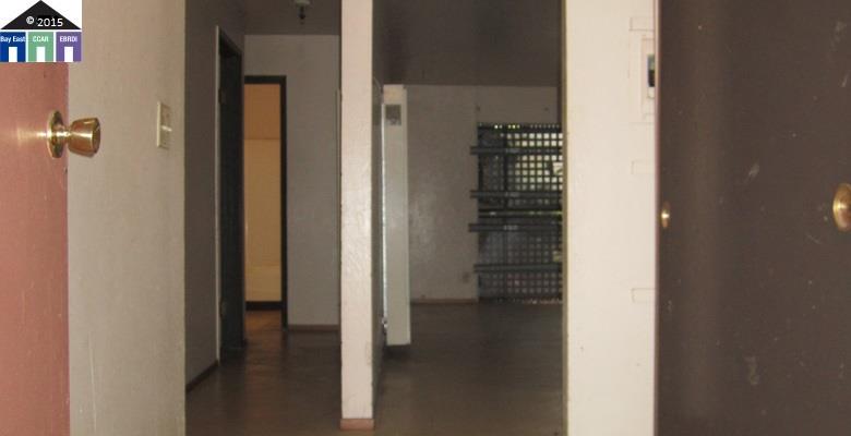 2011 7th Avenue, OAKLAND, California 94606, ,Comm Ri Multi-units 5+,For Sale,7th Avenue,40705254