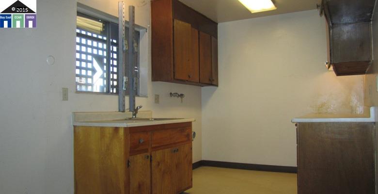 2011 7th Avenue, OAKLAND, California 94606, ,Comm Ri Multi-units 5+,For Sale,7th Avenue,40705254