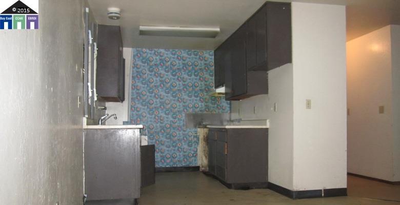 2011 7th Avenue, OAKLAND, California 94606, ,Comm Ri Multi-units 5+,For Sale,7th Avenue,40705254
