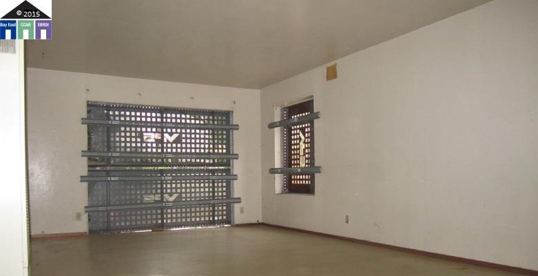2011 7th Avenue, OAKLAND, California 94606, ,Comm Ri Multi-units 5+,For Sale,7th Avenue,40705254