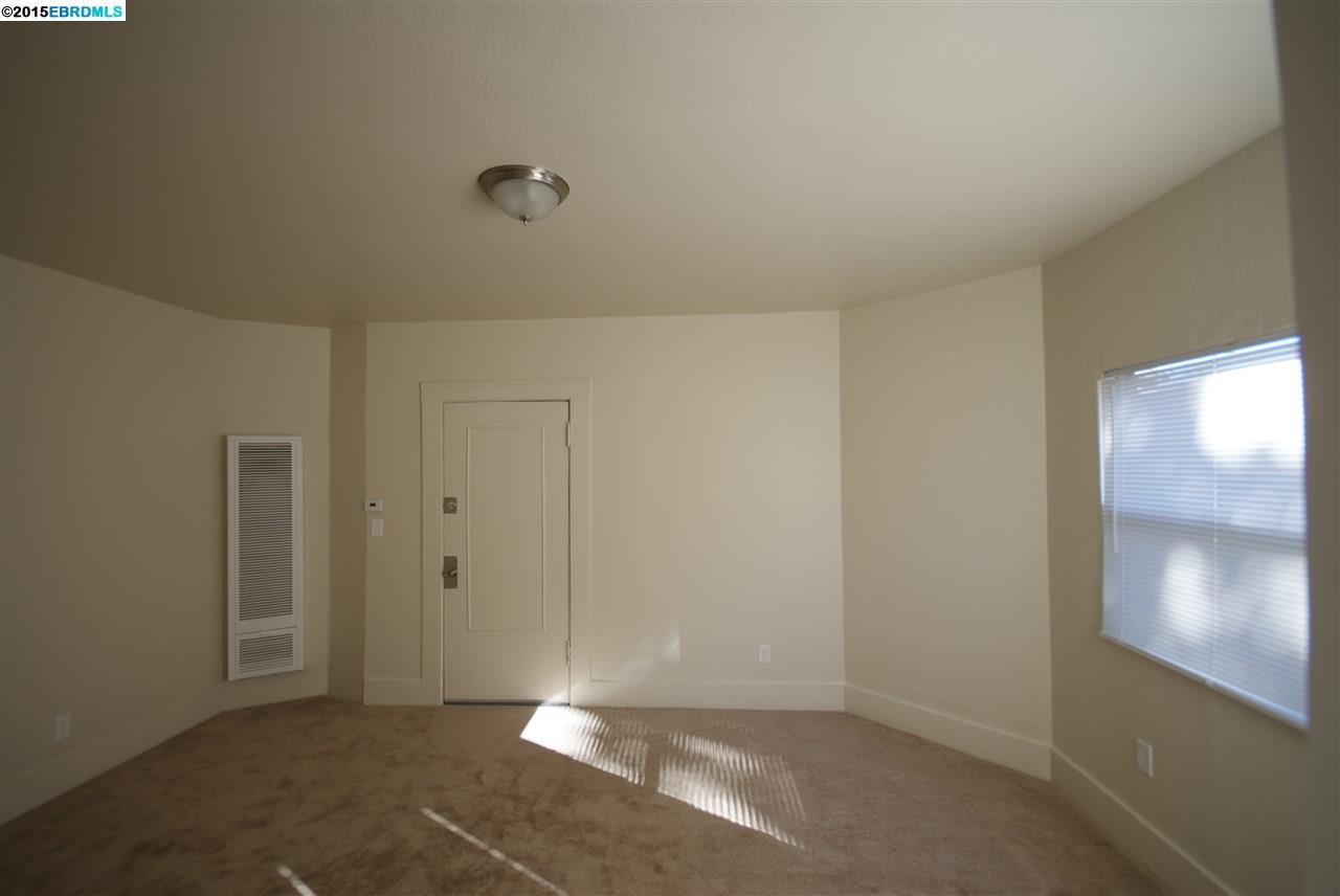 539 33rd St, OAKLAND, California 94609, ,Comm Ri Multi-units 5+,For Sale,33rd St,40713259