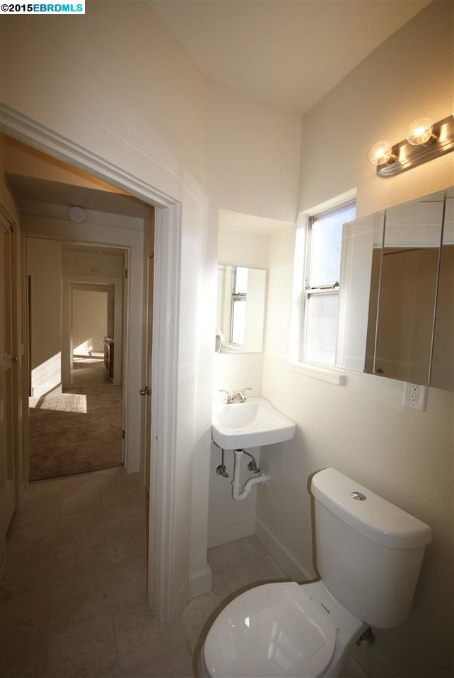 539 33rd St, OAKLAND, California 94609, ,Comm Ri Multi-units 5+,For Sale,33rd St,40713259