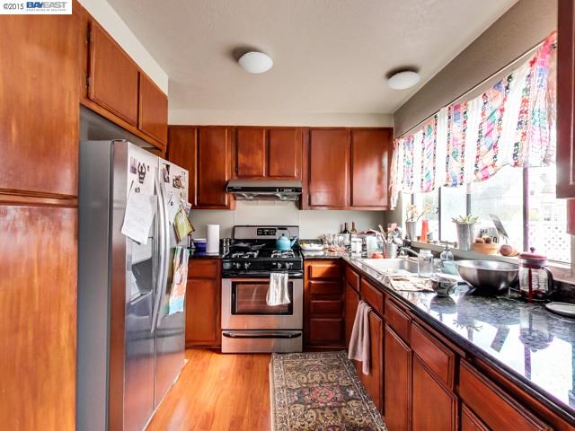 2219 23rd Ave., OAKLAND, California 94606, ,Comm Ri Multi-units 5+,For Sale,23rd Ave.,40715496