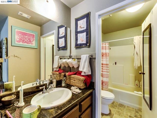 2219 23rd Ave., OAKLAND, California 94606, ,Comm Ri Multi-units 5+,For Sale,23rd Ave.,40715496