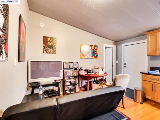 2219 23rd Ave., OAKLAND, California 94606, ,Comm Ri Multi-units 5+,For Sale,23rd Ave.,40715496
