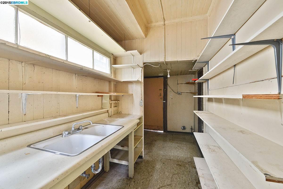 2028 BANCROFT WAY, BERKELEY, California 94704, ,Comm Ri Multi-units 5+,For Sale,BANCROFT WAY,40717113