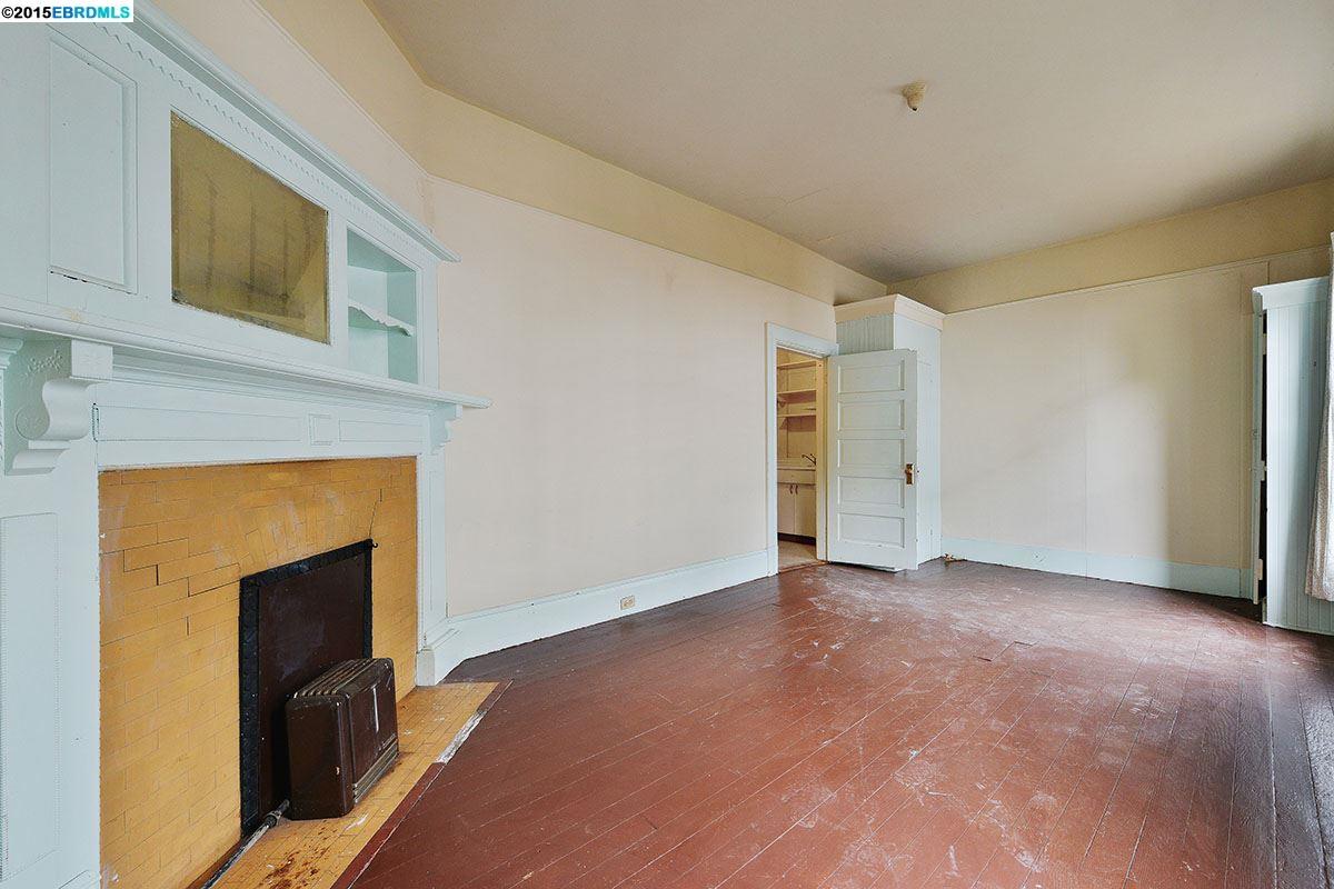 2028 BANCROFT WAY, BERKELEY, California 94704, ,Comm Ri Multi-units 5+,For Sale,BANCROFT WAY,40717113