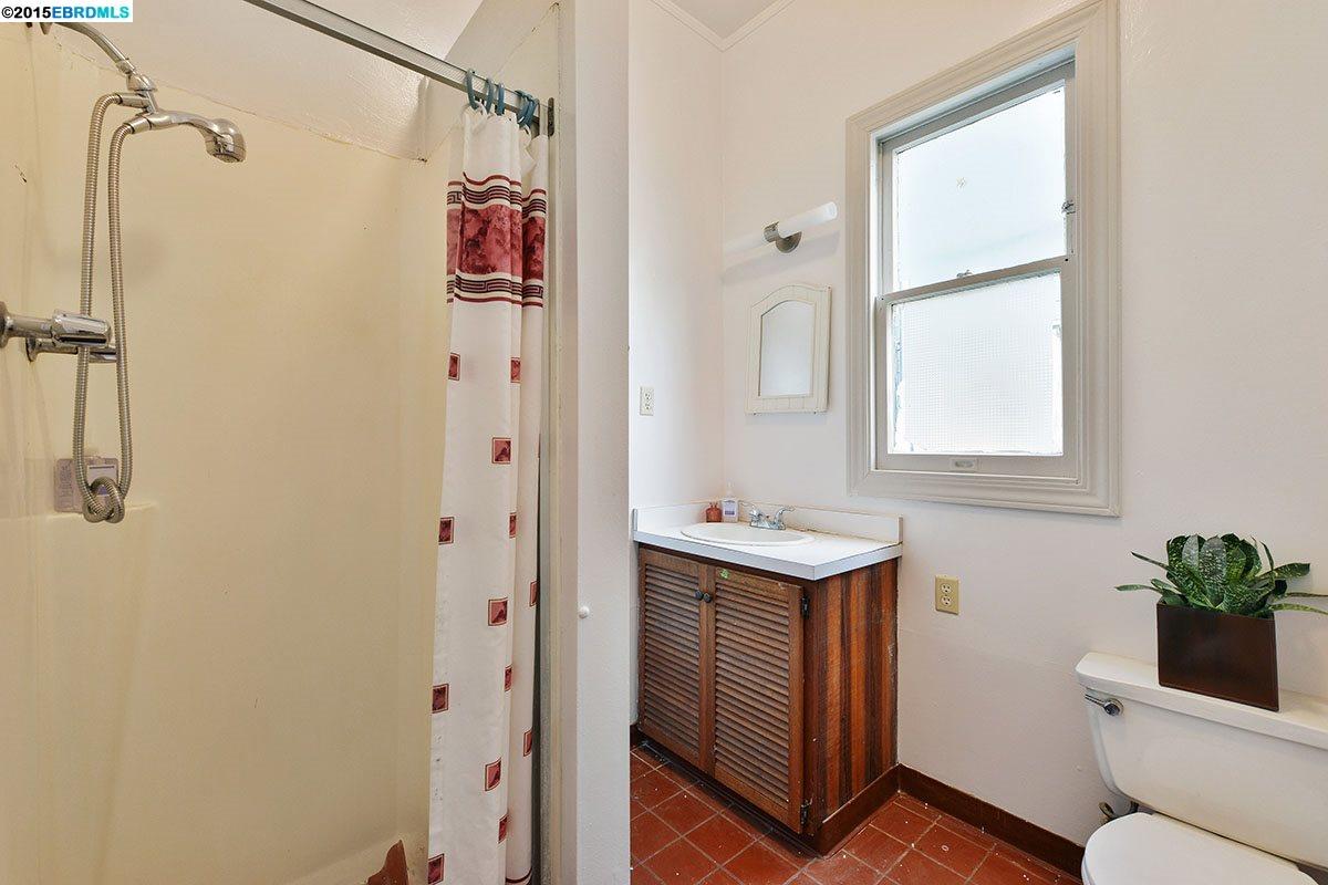2028 BANCROFT WAY, BERKELEY, California 94704, ,Comm Ri Multi-units 5+,For Sale,BANCROFT WAY,40717113