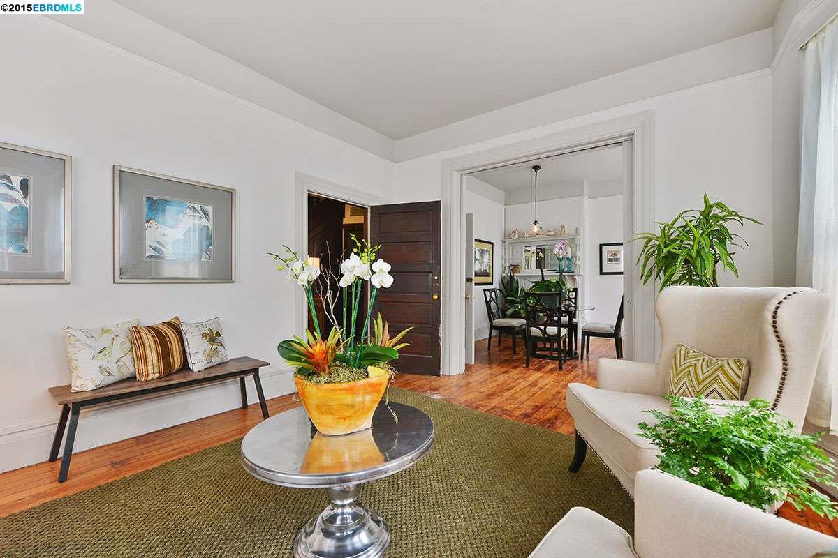 2028 BANCROFT WAY, BERKELEY, California 94704, ,Comm Ri Multi-units 5+,For Sale,BANCROFT WAY,40717113