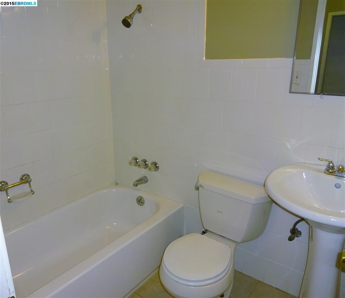 1529 Alcatraz Ave, BERKELEY, California 94703, ,Comm Ri Multi-units 5+,For Sale,Alcatraz Ave,40718113