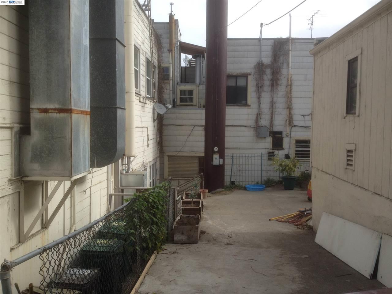 2000 Park Blvd, OAKLAND, California 94606, ,Comm Ri Multi-units 5+,For Sale,Park Blvd,40718129