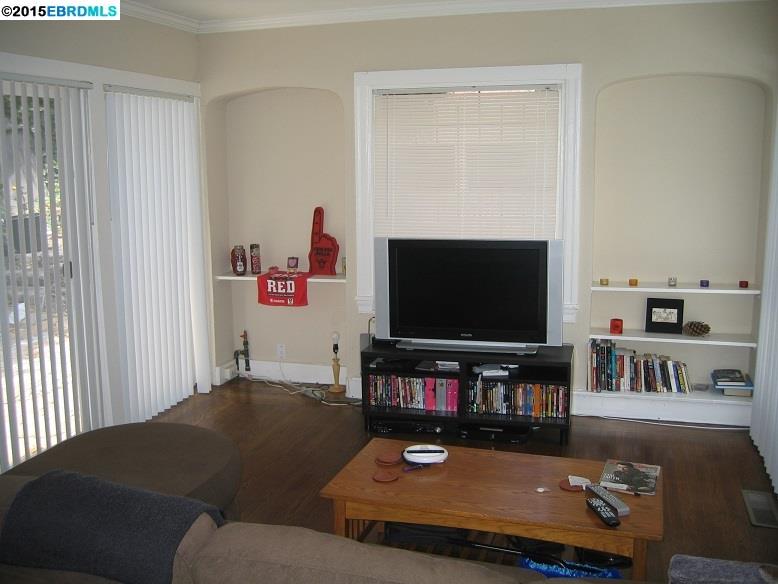 2823 11th Avenue, OAKLAND, California 94610-4079, ,Comm Ri Multi-units 5+,For Sale,11th Avenue,40719133