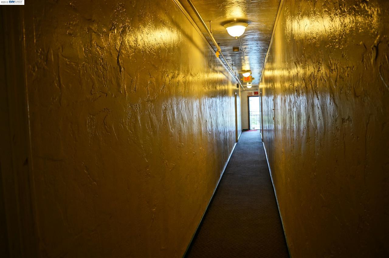 1829 6th Avenue, OAKLAND, California 94606, ,Comm Ri Multi-units 5+,For Sale,6th Avenue,40720559