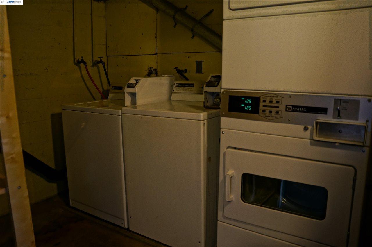 1829 6th Avenue, OAKLAND, California 94606, ,Comm Ri Multi-units 5+,For Sale,6th Avenue,40720559