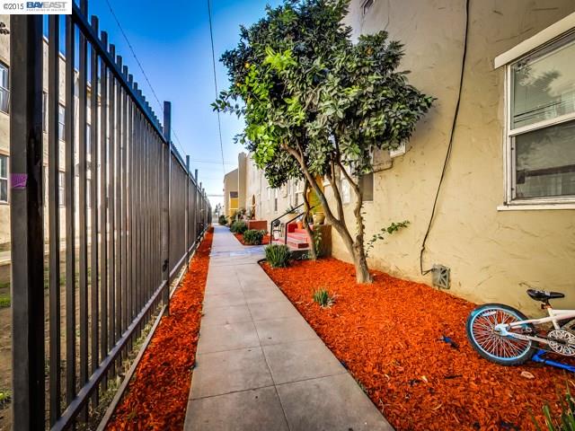 1733 Seminary Ave., OAKLAND, California 94621, ,Comm Ri Multi-units 5+,For Sale,Seminary Ave.,40722671