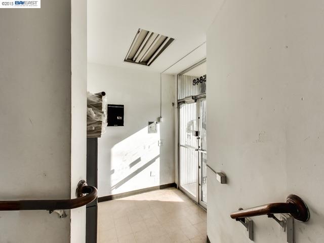 5848 Foothill Blvd., OAKLAND, California 94605, ,Comm Ri Multi-units 5+,For Sale,Foothill Blvd.,40722683