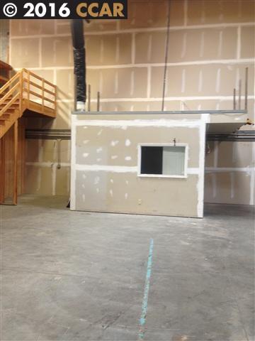671 WILLOW PASS ROAD, Suite 8, PITTSBURG, California 94565, ,Comm Industrial For Lease,For Rent,WILLOW PASS ROAD, Suite 8,40940634