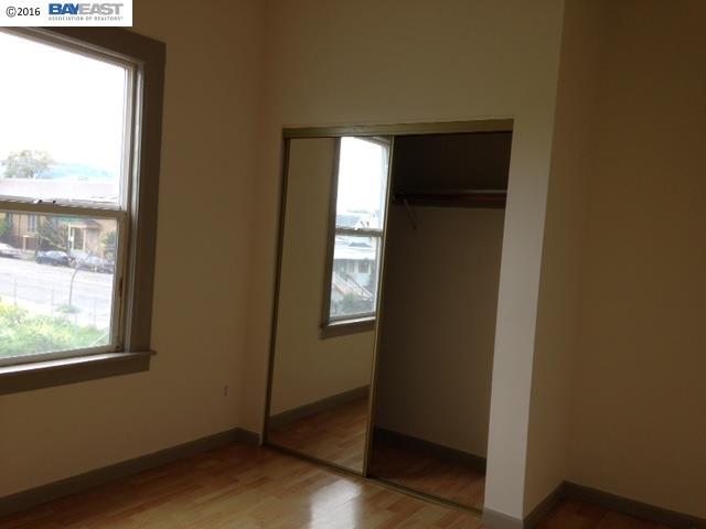 3649 MARTIN LUTHER KING JR WAY, OAKLAND, California 94609-2333, ,Comm Ri Multi-units 5+,For Sale,MARTIN LUTHER KING JR WAY,40724902