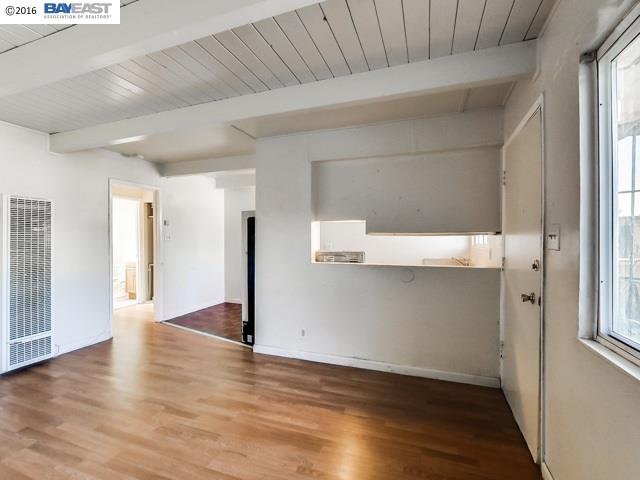 324 105th Ave., OAKLAND, California 94603, ,Comm Ri Multi-units 5+,For Sale,105th Ave.,40726392