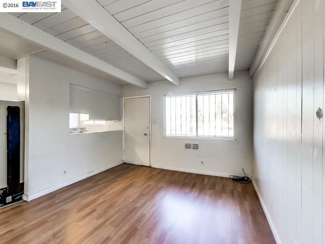 324 105th Ave., OAKLAND, California 94603, ,Comm Ri Multi-units 5+,For Sale,105th Ave.,40726392